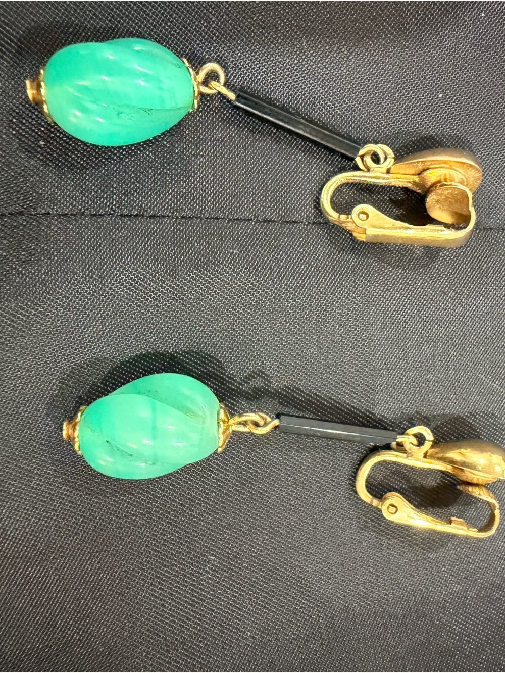 Vintage Green Bead Drop Clip-On Earrings - Unbranded - Picture 4 of 8